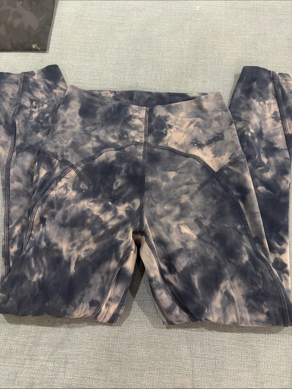 lululemon athletica Tie-Dye High-Rise Leggings in Navy and Cream